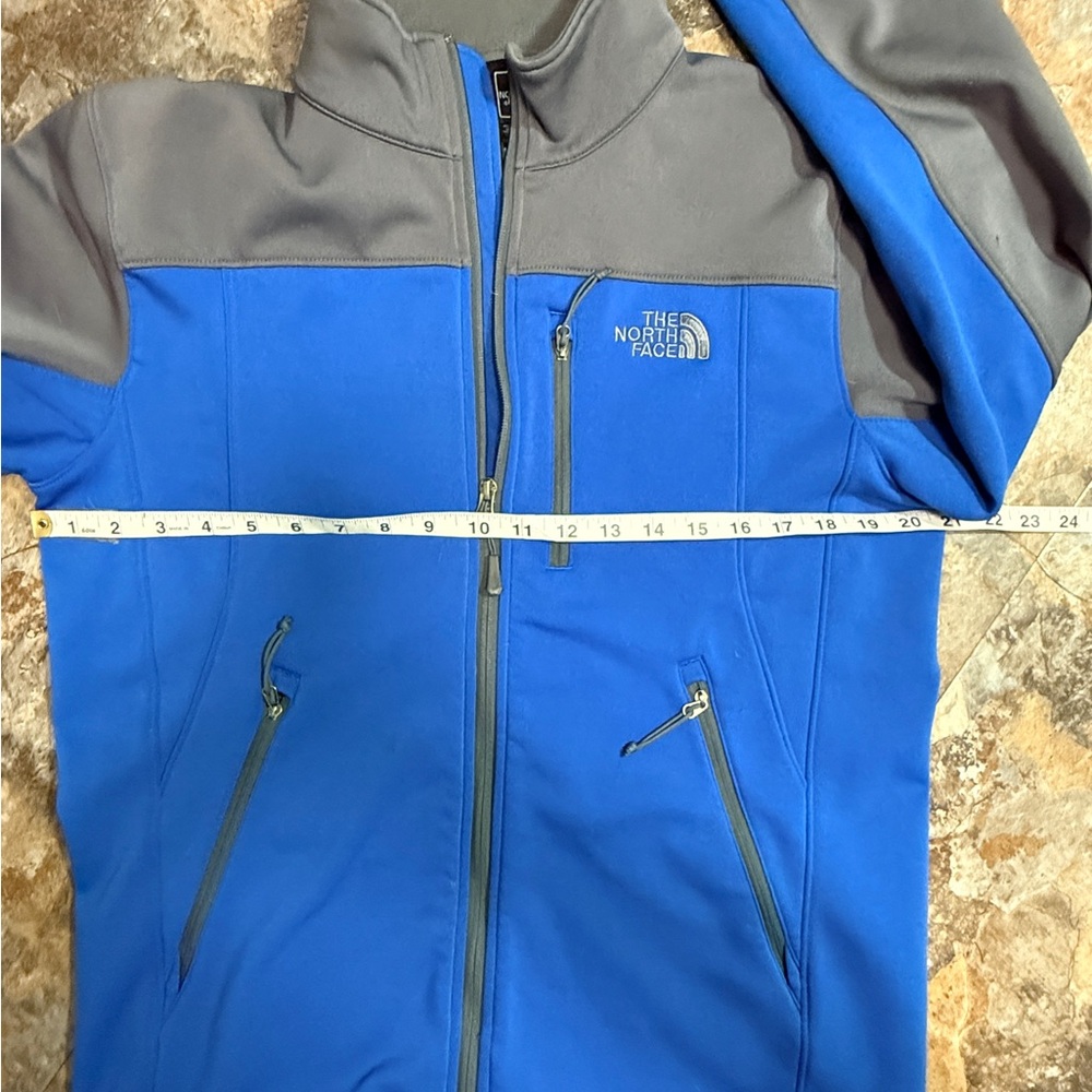 The North Face Blue and Gray Fleece Jacket
Men’s M - Picture 3 of 8